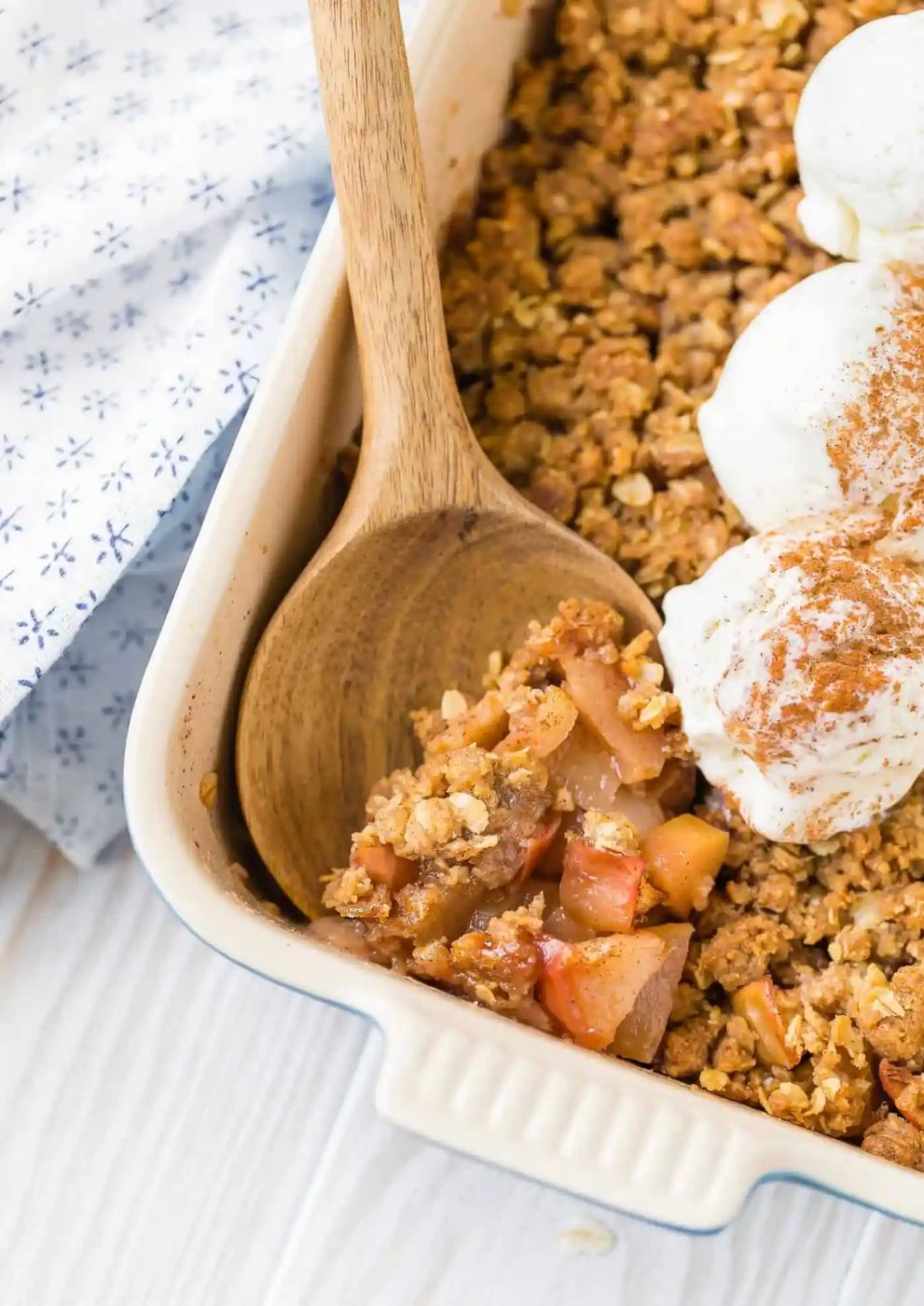 Apple Crisp, served with Ginger – Straightforward & Rich!