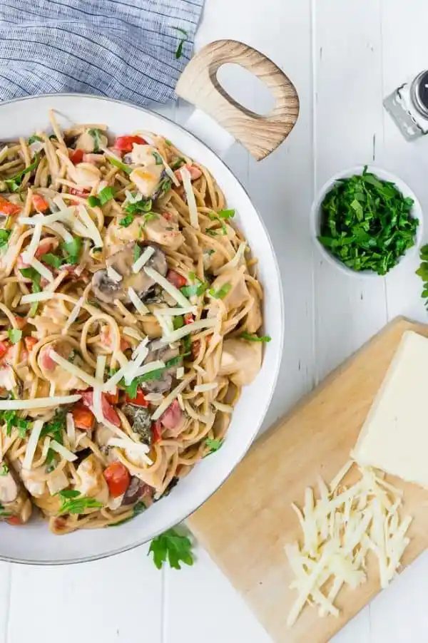 Chicken Spaghetti (one pan!), creamy