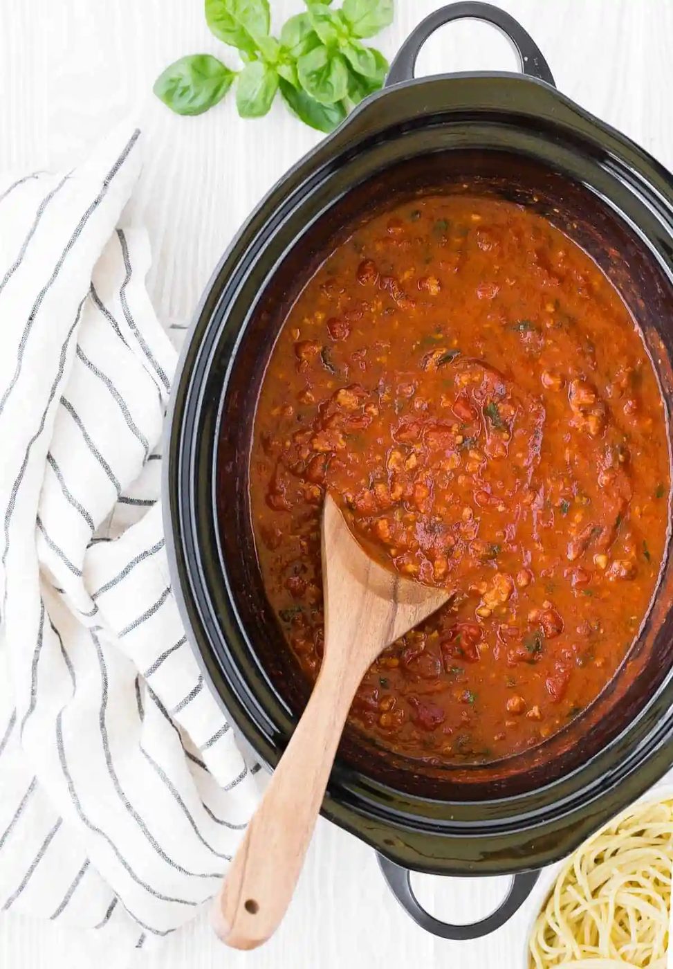 Crockpot Spaghetti Sauce (meat or vegetarian!)