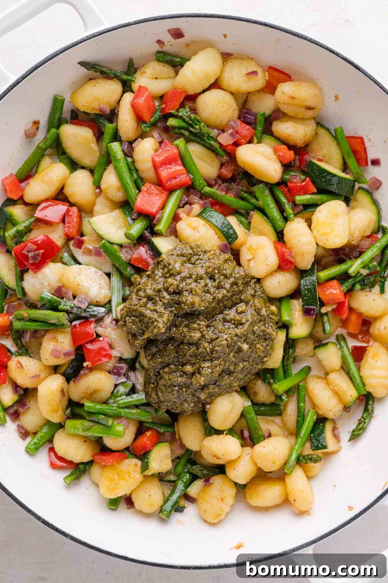 Pesto Gnocchi Delight 6 Gnocchi with pesto and vegetables