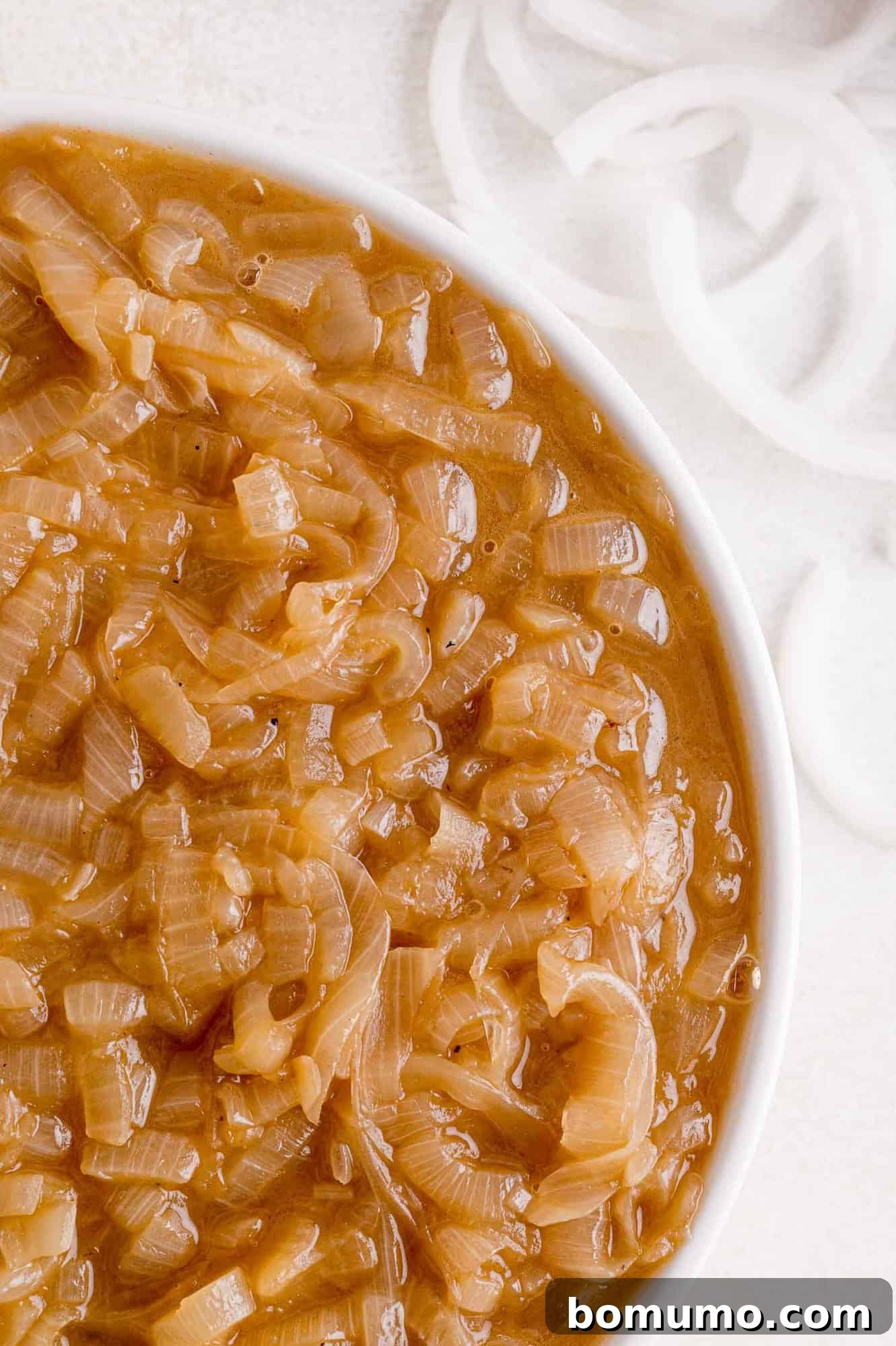 Caramelizing Onions: A Comprehensive Guide 3 Caramelized onions in a bowl